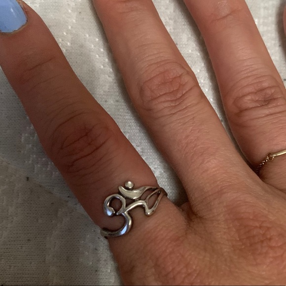 Om ring - Picture 2 of 2